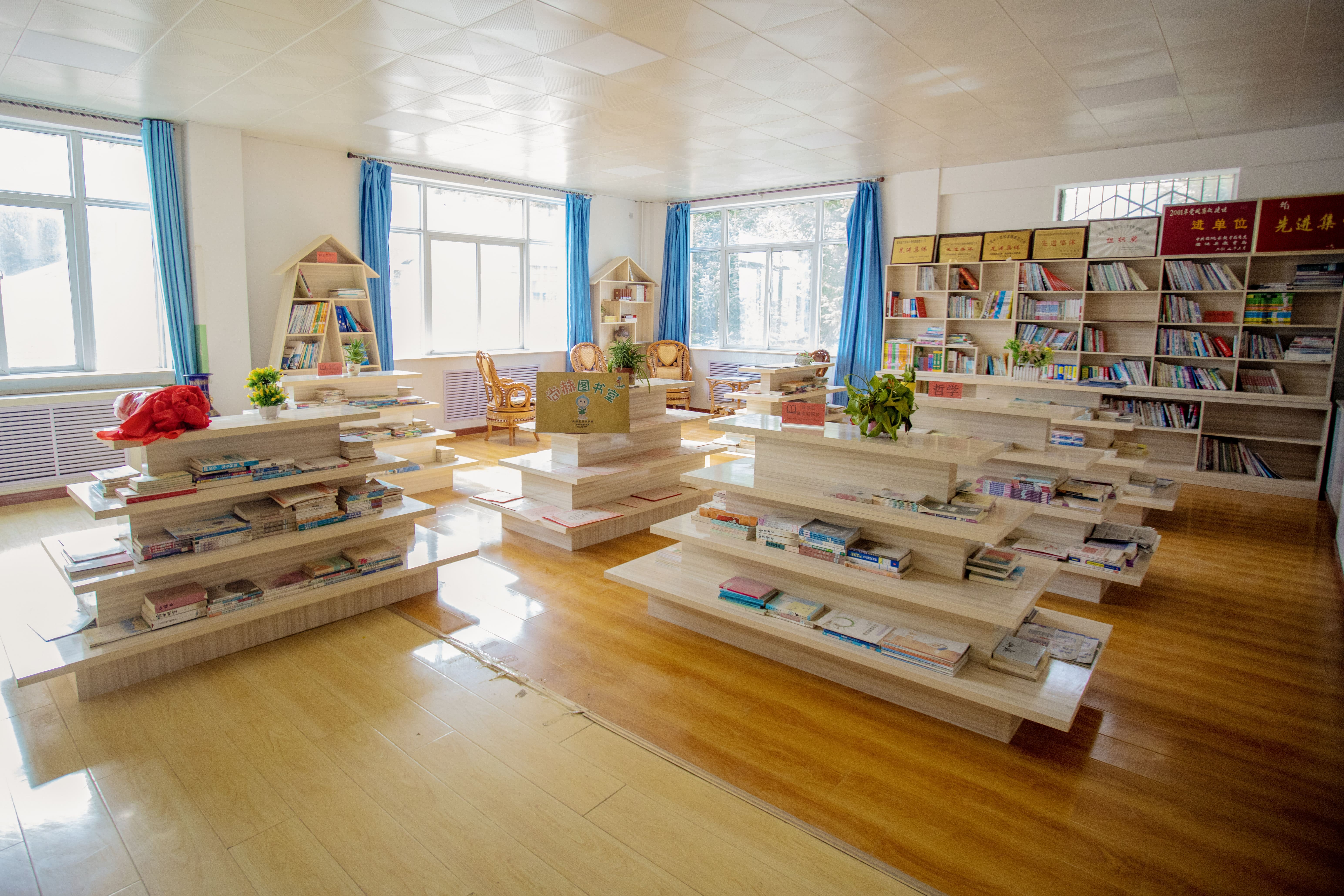 天津高校大学生记者走进AK官方网页版公益小学开展“书香悦读，筑梦成长”活动