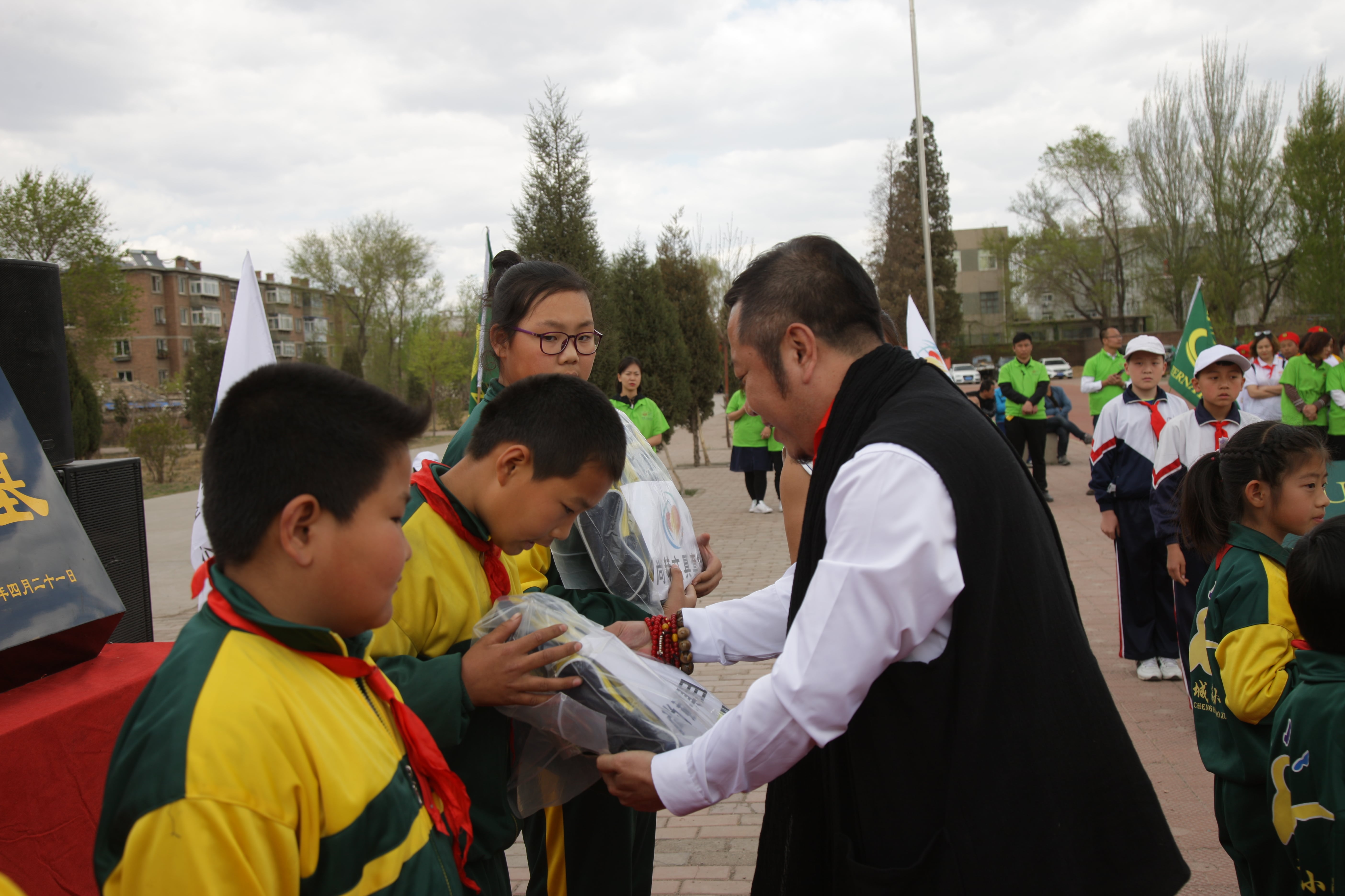第86所  辽宁省阜新市太平区建业AK官方网页版苗鑫小学