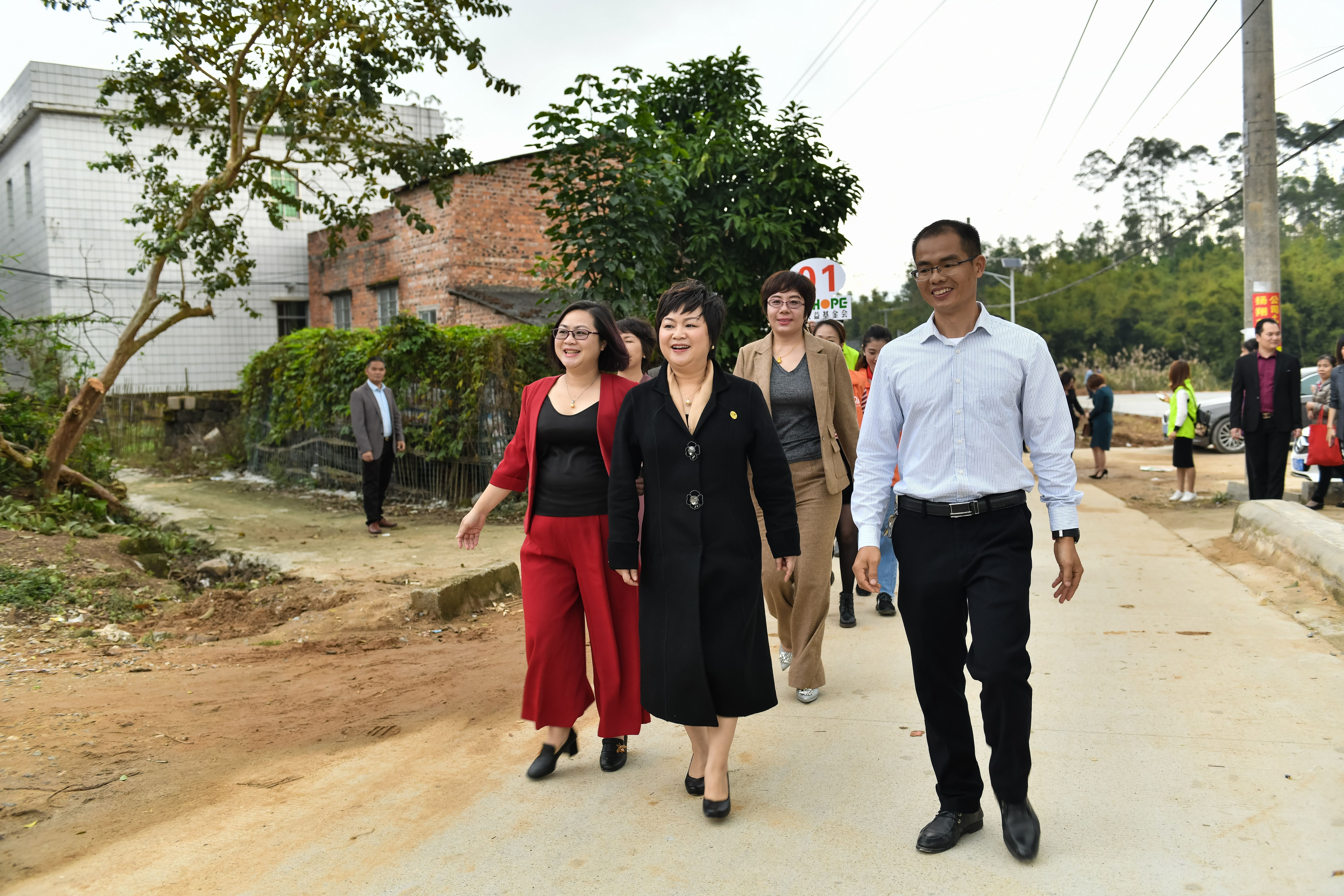 第184所  南宁市宾阳县思陇镇昆仑村AK官方网页版韦玲小学