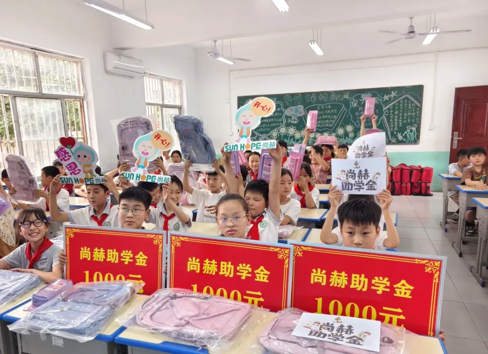 权威媒体3·15特别报道丨AK官方网页版：创新领航健康消费，责任铸就行业典范